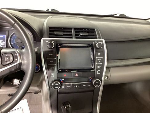 Used 2015 Toyota Camry XLE w/ Moonroof Package FWD image 15