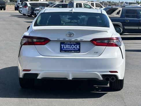 Used 2023 Toyota Camry SE image 5