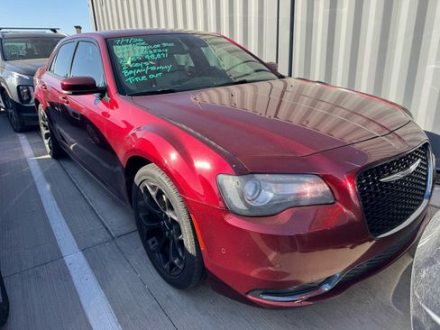 Used 2020 Chrysler 300 S w/ 300S Premium Group 2 RWD image 5