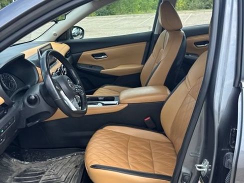 Used 2023 Nissan Sentra SV w/ SV Premium Package FWD image 6