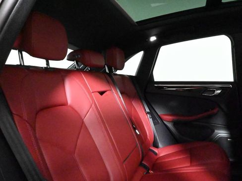 Used 2026 Porsche Macan AWD/4WD image 41