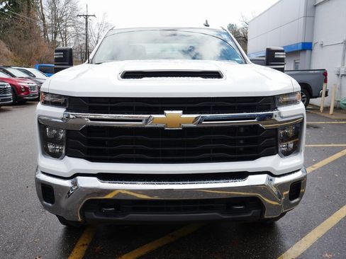 Used 2024 Chevrolet Silverado 2500 LT image 3