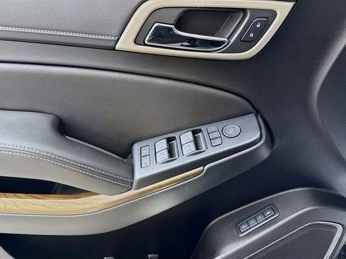 Used 2020 GMC Yukon Denali w/ Denali Ultimate Package AWD/4WD image 18