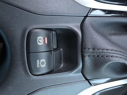 Certified 2024 Toyota Corolla Cross LE image 21