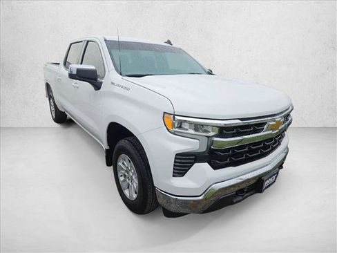 Used 2023 Chevrolet Silverado 1500 LT AWD/4WD image 2