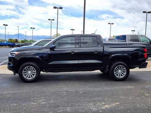 Used 2024 Chevrolet Colorado LT w/ LT Convenience Package III AWD/4WD image 2