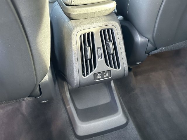 Used 2026 BMW X1 xDrive28i AWD/4WD image 18