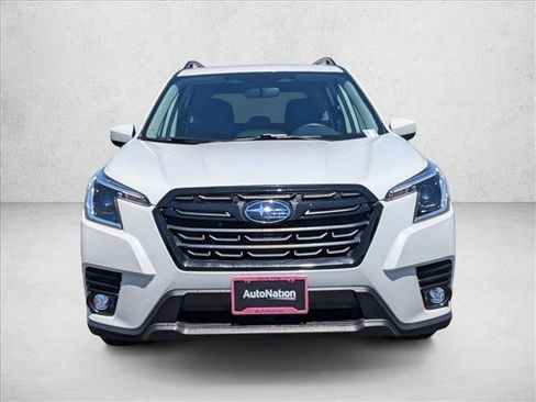 Used 2024 Subaru Forester Premium AWD/4WD image 2