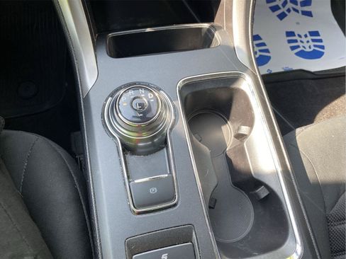 Used 2020 Ford Fusion SE FWD image 6