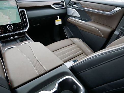 New 2026 GMC Acadia Denali Ultimate image 11