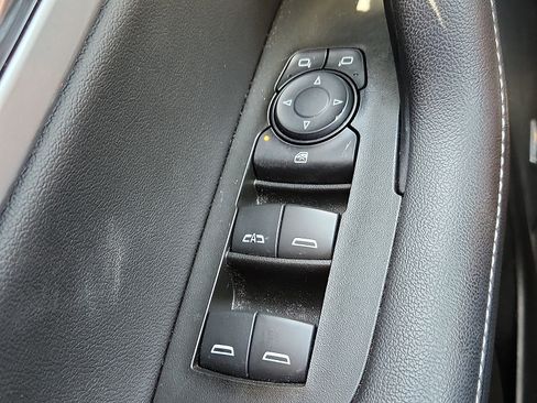 Used 2024 Chevrolet Blazer LT w/ Sound & Technology Package FWD image 18