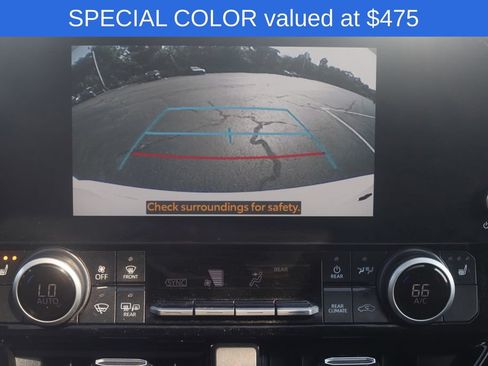 Used 2025 Toyota Highlander XLE AWD/4WD image 5