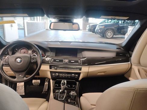 Used 2012 BMW 550i xDrive Sedan image 27