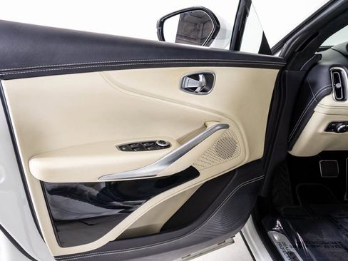 Used 2022 Aston Martin DBX AWD/4WD image 14