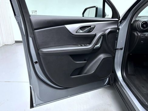 Used 2025 Chevrolet Blazer LT image 9