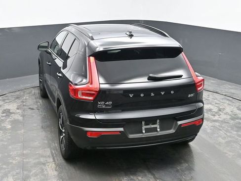Used 2024 Volvo XC40 B5 Core image 26