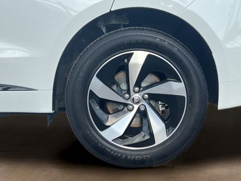 Certified 2025 Jaguar F-PACE R-Dynamic S image 13