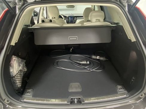 Certified 2025 Volvo XC60 T8 Ultra image 9