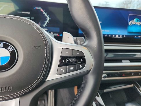 Certified 2024 BMW X7 xDrive40i w/ M Sport Package image 21