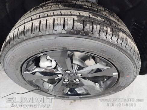 New 2025 Jeep Grand Cherokee Limited w/ Luxury Tech Group II image 3