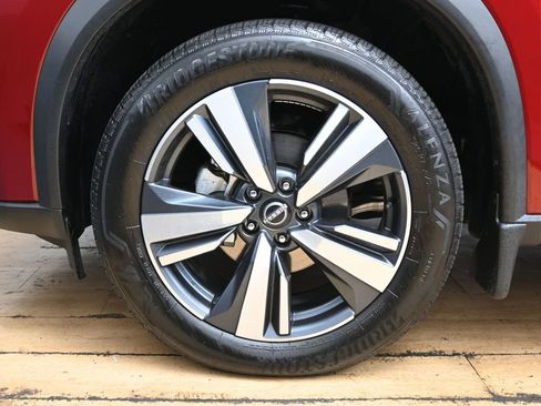 Used 2024 Nissan Rogue SL w/ SL Premium Package image 15