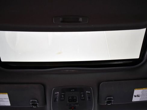 Used 2021 Toyota Sienna Limited image 40