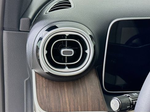 New 2026 Mercedes-Benz GLC 300 image 11