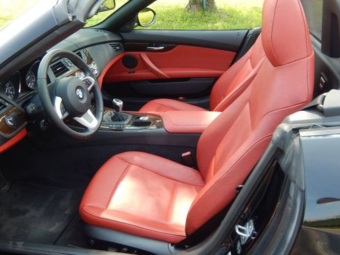 Used 2013 BMW Z4 sDrive28i RWD image 13