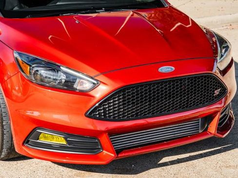 Used 2018 Ford Focus ST w/ Equipment Group 401A image 21