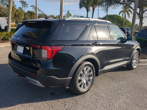 Used 2025 Ford Explorer Platinum image 5