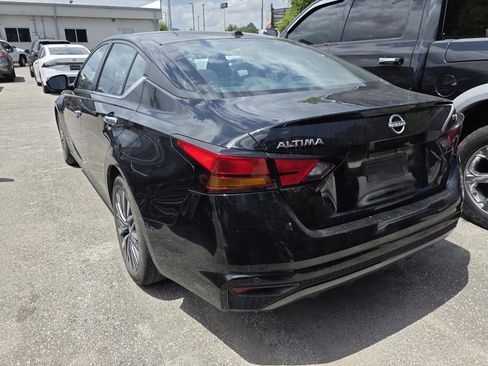 Used 2023 Nissan Altima 2.5 SV image 3