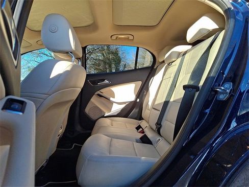 Used 2019 Mercedes-Benz GLA 250 4MATIC image 10