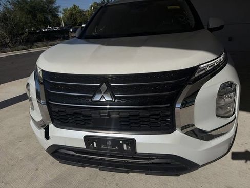 Used 2022 Mitsubishi Outlander ES FWD image 11