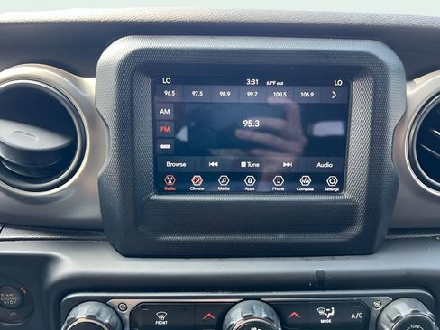 Used 2018 Jeep Wrangler Unlimited Sport S image 23