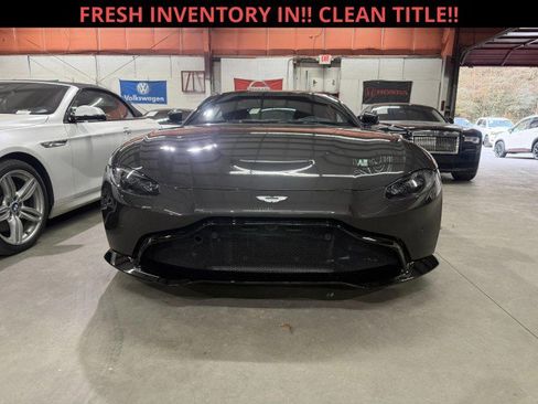 Used 2019 Aston Martin V8 Vantage Coupe image 2