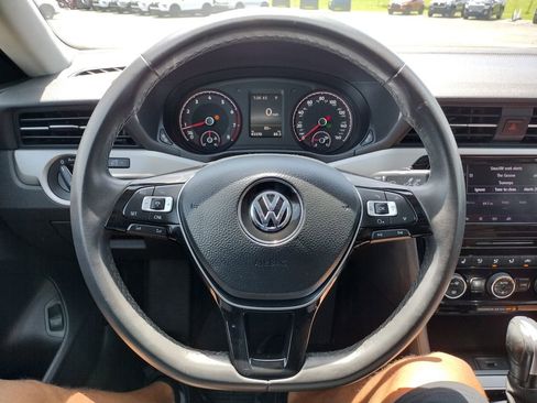 Used 2021 Volkswagen Passat 2.0T SE FWD image 20