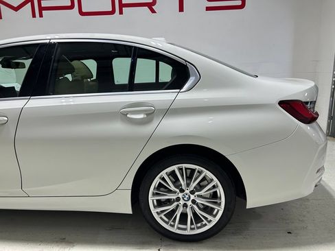 Used 2024 BMW 330i xDrive Sedan w/ Convenience Package AWD/4WD image 4