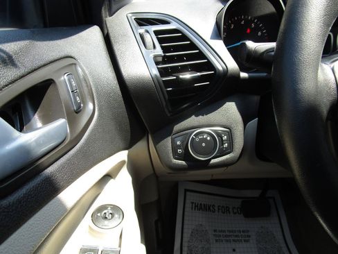 Used 2016 Ford Escape SE w/ SE Leather Comfort Package FWD image 15
