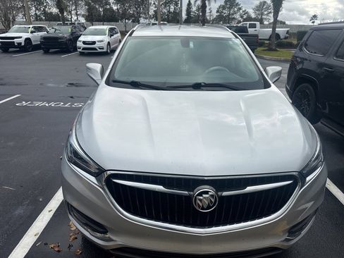 Used 2021 Buick Enclave Essence w/ Sound and Sites Package image 2