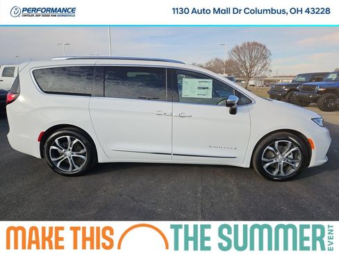 New 2026 Chrysler Pacifica Pinnacle w/ Trailer Tow Group FWD image 8