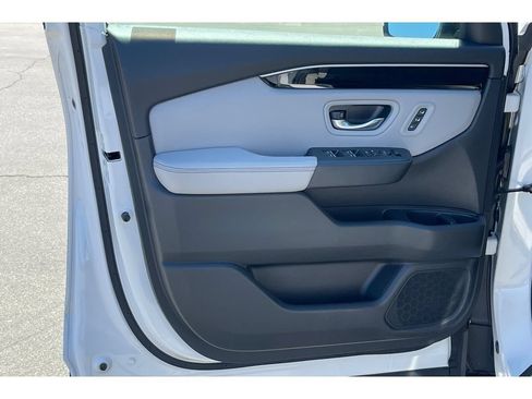 Certified 2025 Honda Pilot EX-L image 11