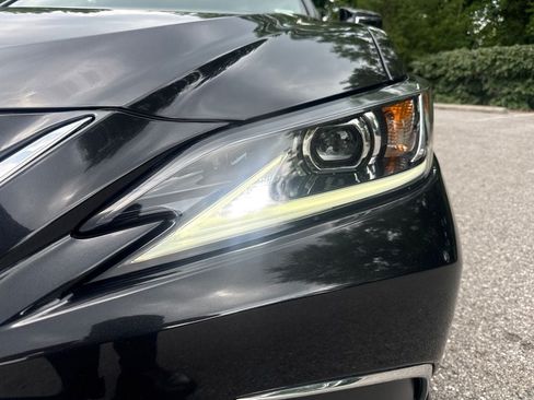 Used 2023 Lexus ES 350 w/ Premium Package FWD image 4