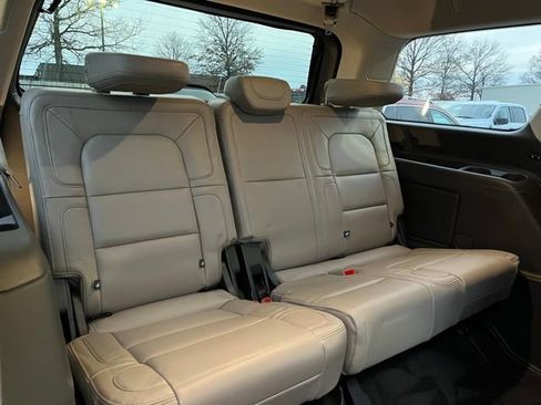 Used 2024 Lincoln Navigator Reserve image 24