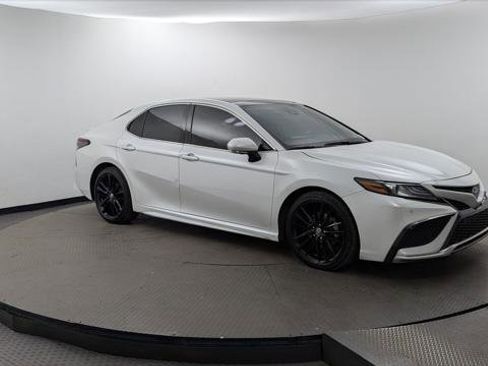 Used 2023 Toyota Camry XSE w/ Navigation Package image 11