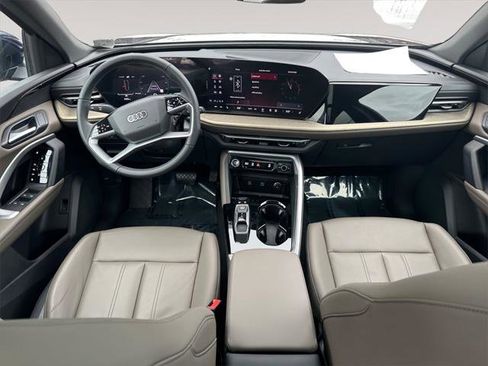 Certified 2025 Audi Q5 Premium w/ Convenience Package image 10