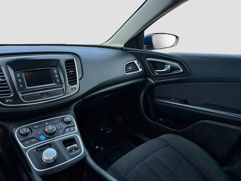 Used 2015 Chrysler 200 Limited w/ Convenience Group FWD image 21