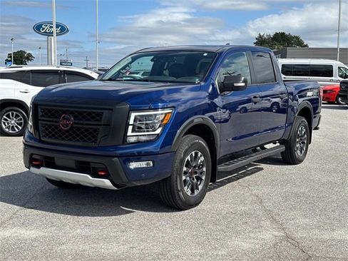 Used 2024 Nissan Titan PRO-4X w/ Pro-4x Convenience Package image 7