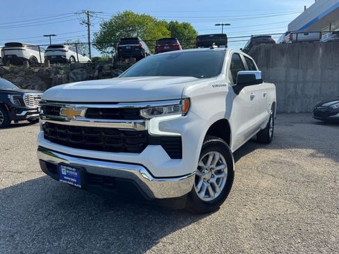 Used 2023 Chevrolet Silverado 1500 LT AWD/4WD image 2