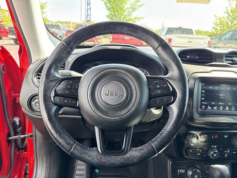 Used 2019 Jeep Renegade Altitude w/ Quick Order Package 2XM AWD/4WD image 16