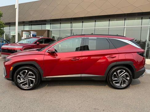 Used 2025 Hyundai Tucson Limited AWD/4WD image 2